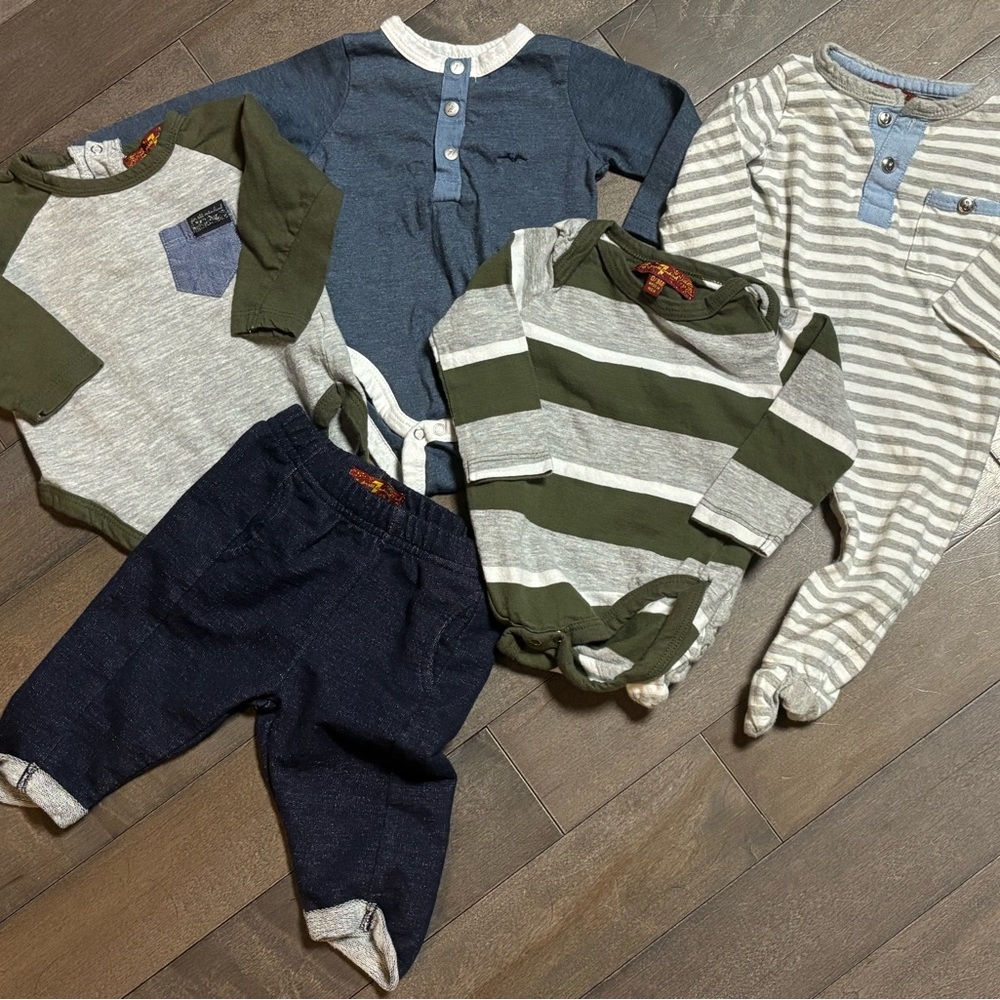 Baby 7 FOR ALL MANKIND 0-3 Month Long Sleeve Bodysuits  Pants Bundle